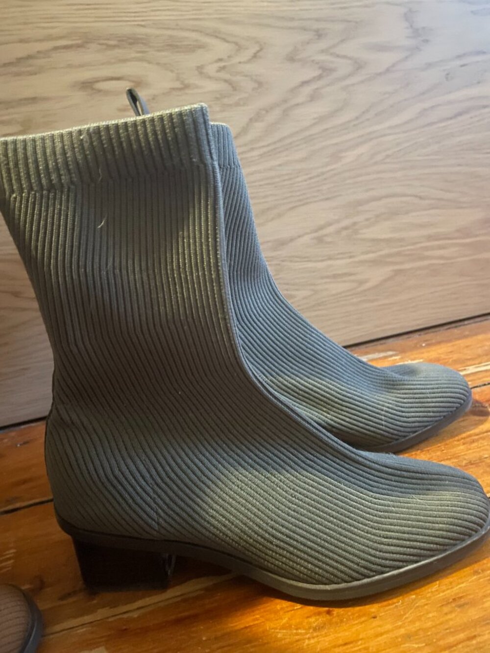 Everlane The High-Ankle Glove Boots in ReKnit Caper Green Size 7 - Picture 3 of 5